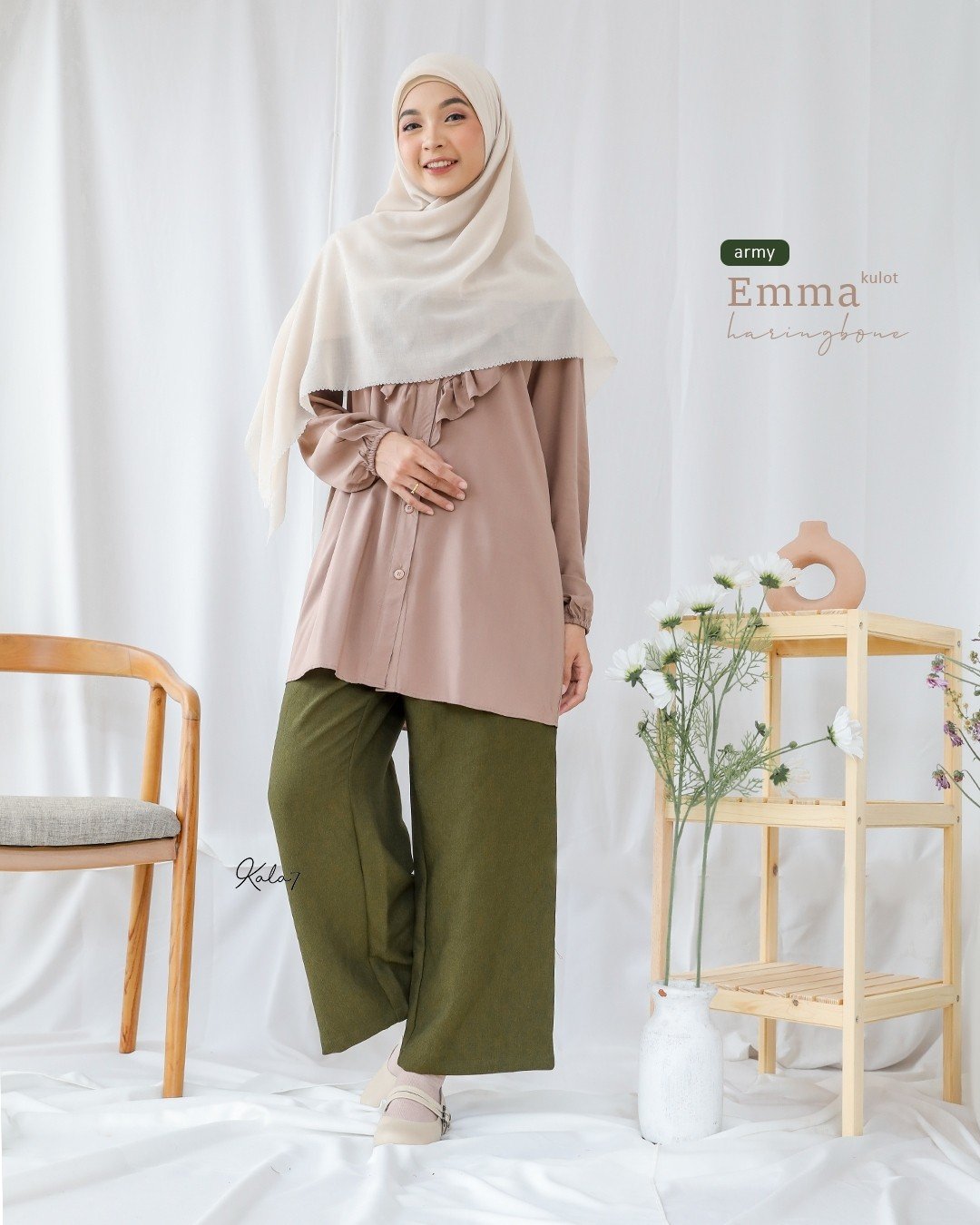 LINE_ALBUM_Emma,Raima, HURI POLKA, VALYA, MAHDA, ALESHA C_220328_1