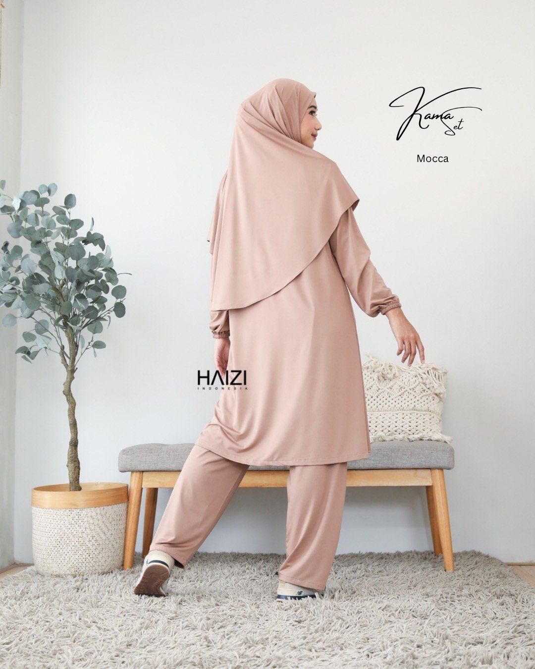 LINE_ALBUM_Kama,Kavita,Kaori,Kheva_241105_6