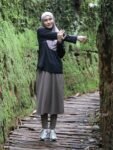 LINE_ALBUM_Sidra pants,scarf mono flower_251223_19