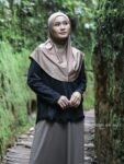 LINE_ALBUM_Sidra pants,scarf mono flower_251223_30
